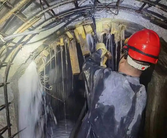 渔薪镇大坝堵漏